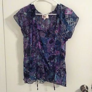 Woman's semi crop top